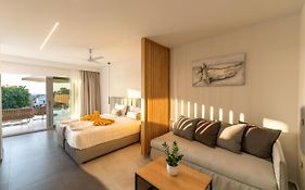 Thimios Suites Adults Only